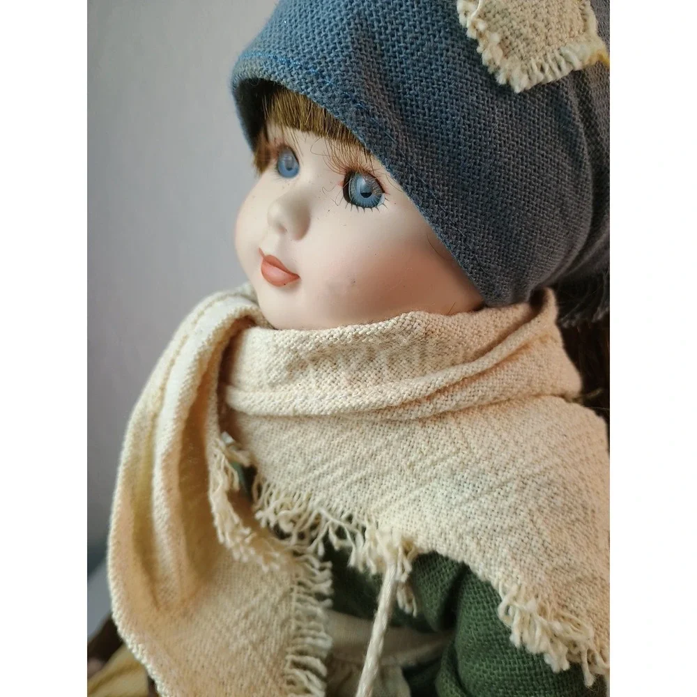 Vintage House of Lloyd Christmas Around the World The Little Match Girl 15